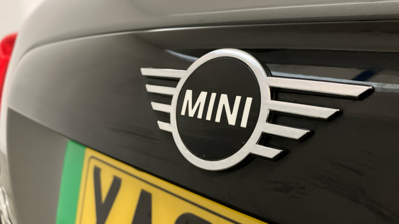 MINI Hatchback 135kW Cooper S Level 3 33kWh 3dr Auto Electric Hatchback